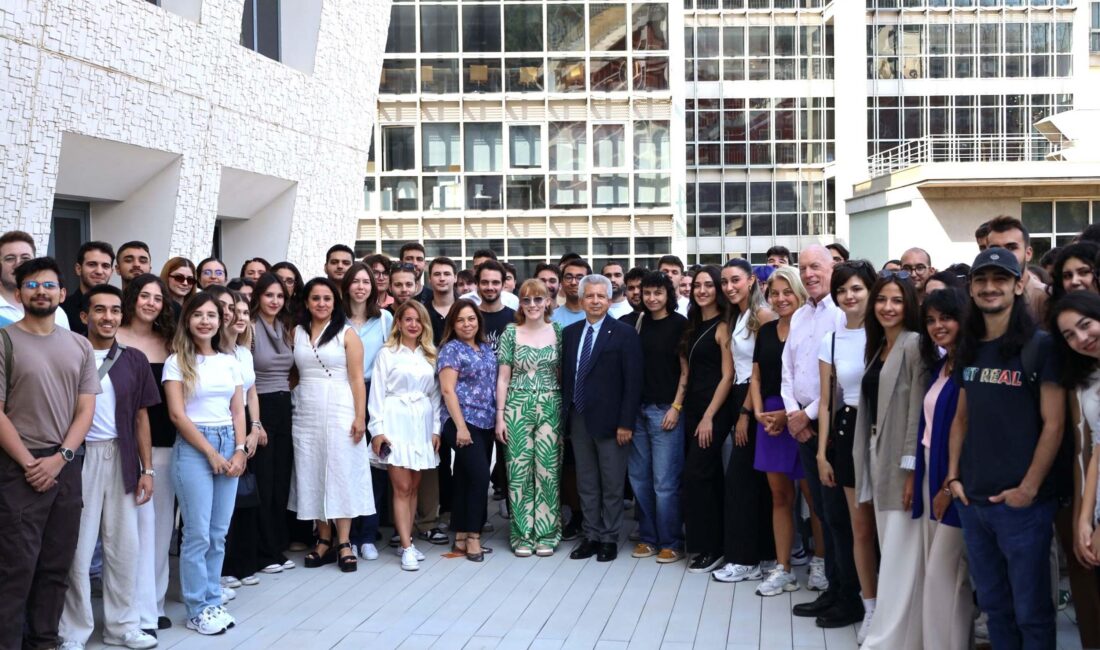 İzmir Ekonomi Üniversitesi’nin Mentorluk Projesi Gençlere Destek Olmaya Devam EdiyorHaberin