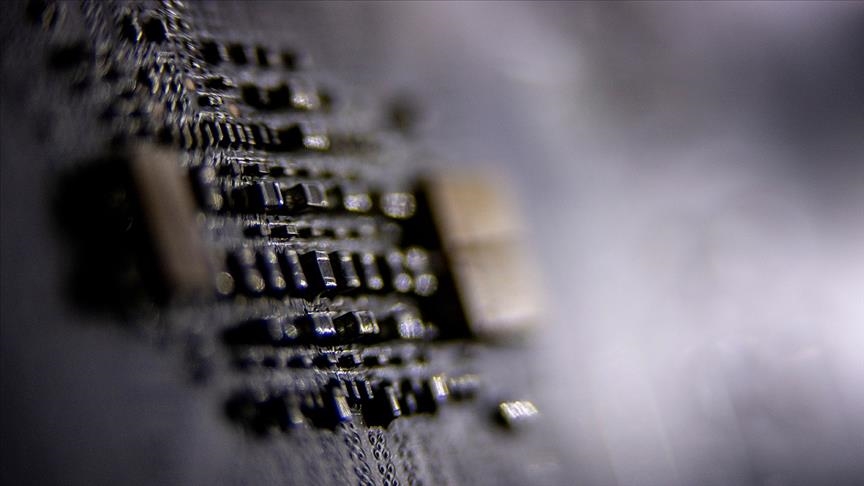 ASML’nin 2025 Satış Tahmini Düşüş Beklentisi ve Teknoloji Hisselerine Etkisi