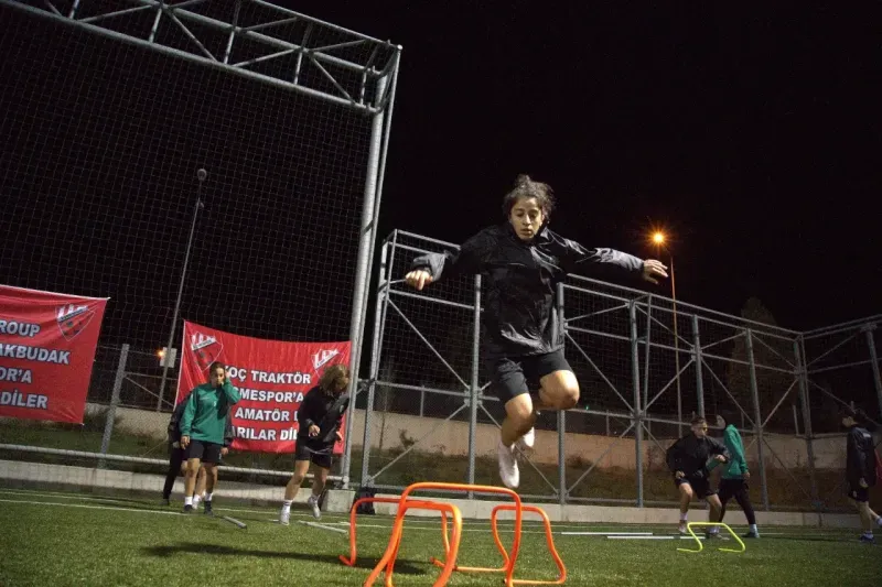 Sümeyye Aslan, Kadın Futbol Liginde Rekor Kırdı!Haberin BaşlıklarıSümeyye Aslan, Kadın