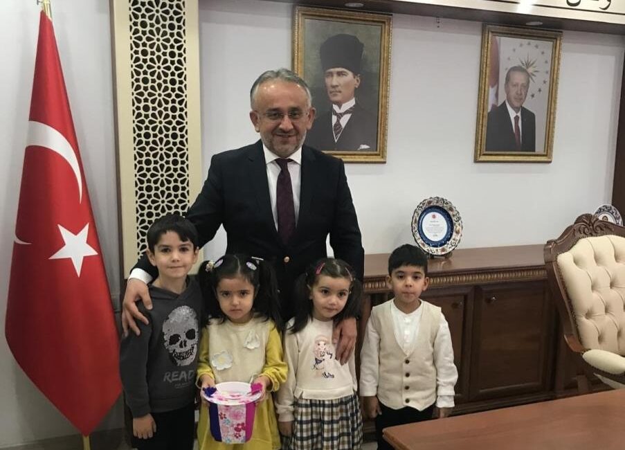 Bayburt’ta Depremzede Çocuklara Eğitim Desteği Öğrencilerin Bağışıyla Depremzedelere Eğitim Kapısı
