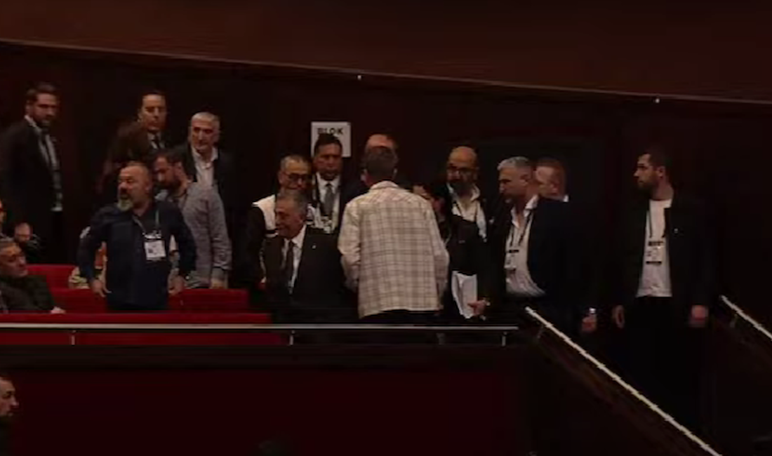 Beşiktaş Genel Kurulu’nda Protesto ve Kavga: Divan Başkanından Sert ÇıkışHaberin