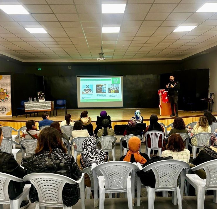 Bilecik’te öğretmenlere ’Narkorehber’ eğitimi verildi