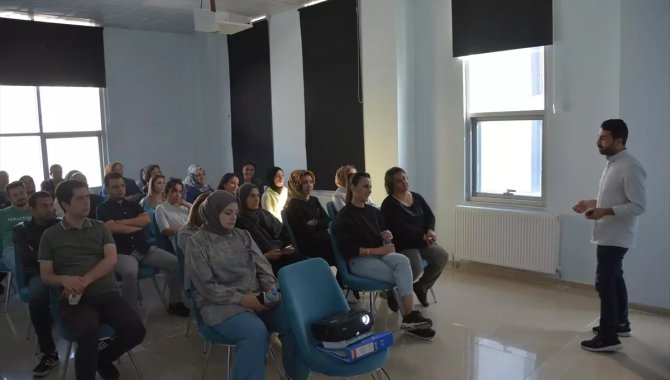 Sağlık Çalışanlarına Ruh Sağlığı Eğitimi Verildi Tatvan İlçesinde Sağlık Çalışanlarına