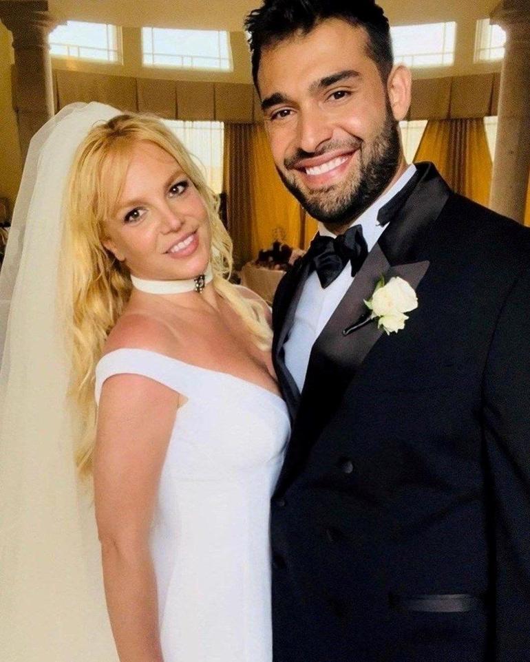 Britney Spears Ucuncu Kocasindan Bosanip Kendisiyle Evlendi Magazin Dunyasini Soke