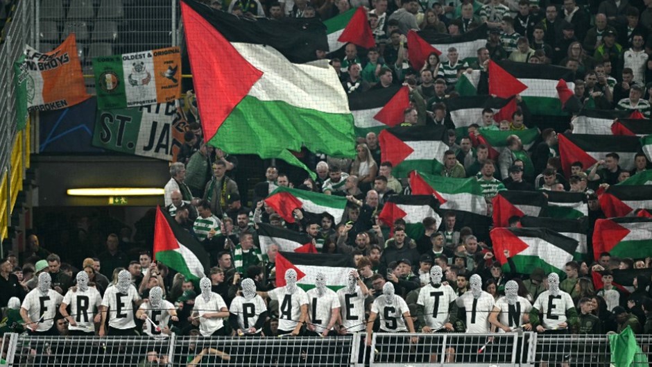 Celtic Taraftarları UEFA Maçında İsrail’e Protesto EttiHaberin BaşlıklarıCeltic Taraftarları UEFA