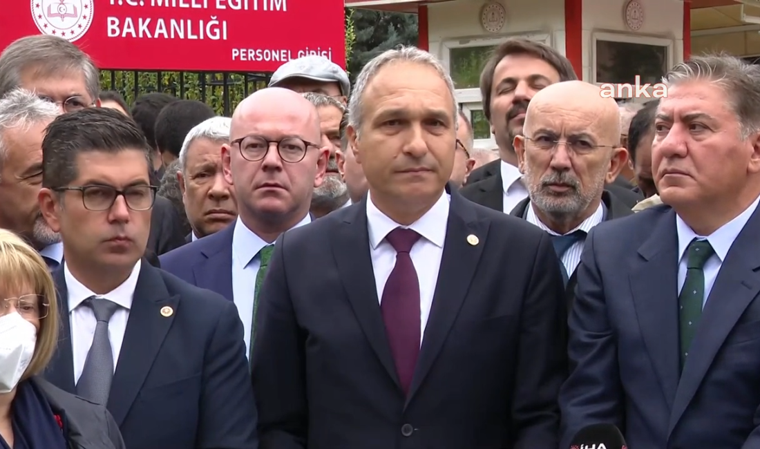 CHP Heyeti, Eğitim Sorunlarını Protesto Etmek İçin Milli Eğitim Bakanlığı