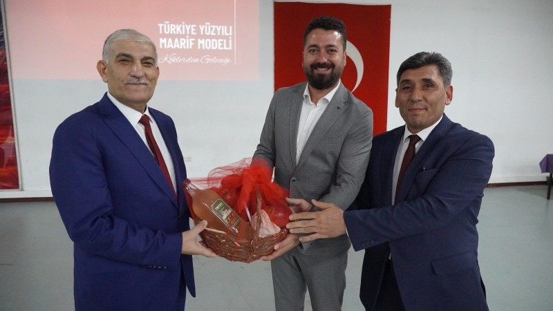 Çivril İlçe Milli Eğitim Müdürlüğü, Türkiye Yüzyılı Maarif Modeli’ni Tanıtıyor