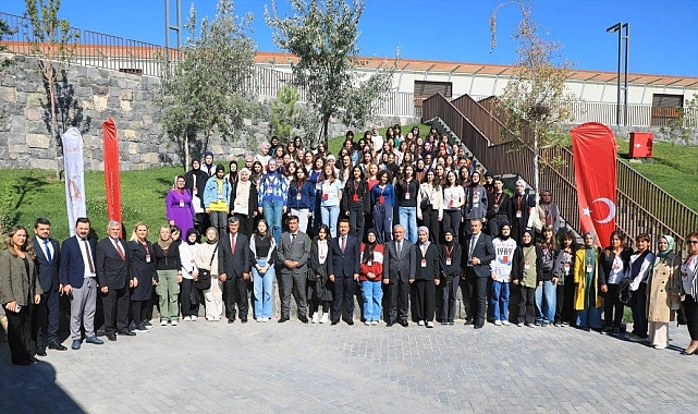 Öğrenci Programı “Maziden Atiye Ahlat” Cumhurbaşkanlığı Külliyesi’nde BaşladıHaberin BaşlıklarıÖğrenci Programı