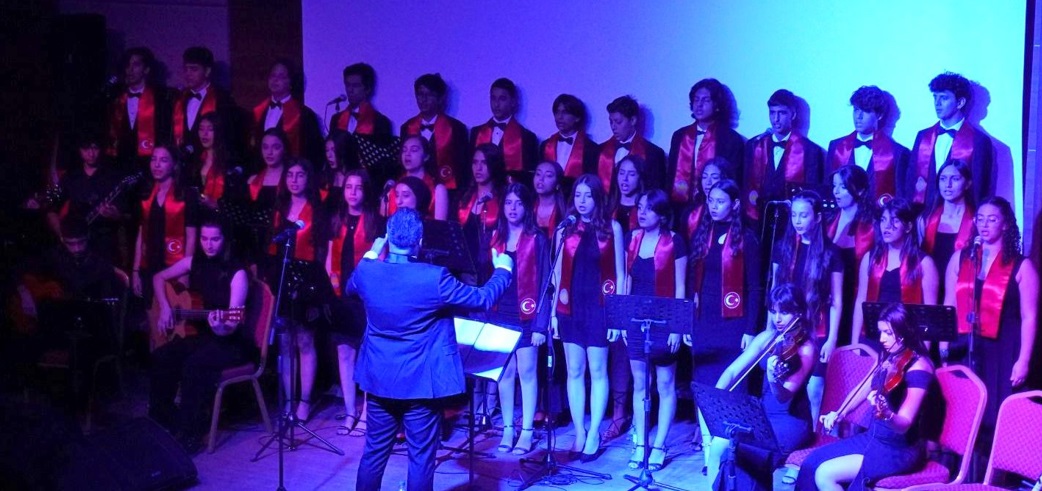 Selim Nevzat Şahin Anadolu Lisesi Öğrencilerinden Cumhuriyet Konseri Öğrenciler Coşkulu