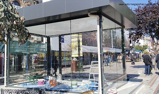 Saraçlar Caddesi’ne Danışma Ofisi KuruluyorHaberin BaşlıklarıSaraçlar Caddesi’ne Danışma Ofisi KuruluyorProje