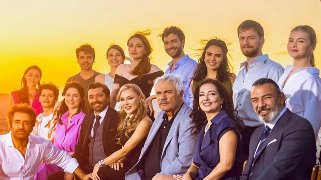 Dizi Setinde Oyuncularla Vedalasip Intihar Eden Oyuncu Skandali