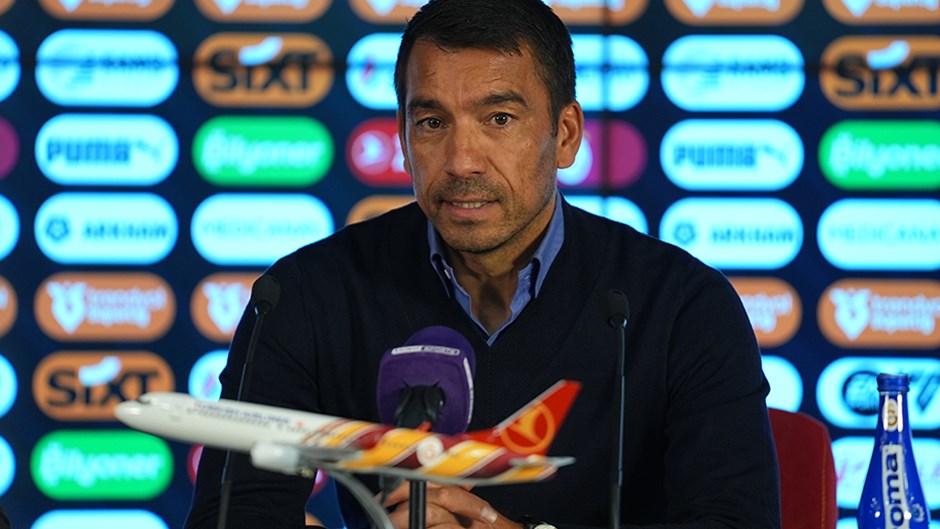 Giovanni van Bronckhorst, Beşiktaş’ın Galatasaray’a deplasmanda 2-1 mağlup olduğu maçın