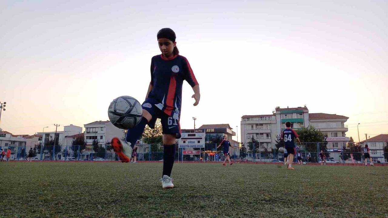 Duzce Kadin Futbol Takimi 1 Lig Icin Iddiali Sakarya