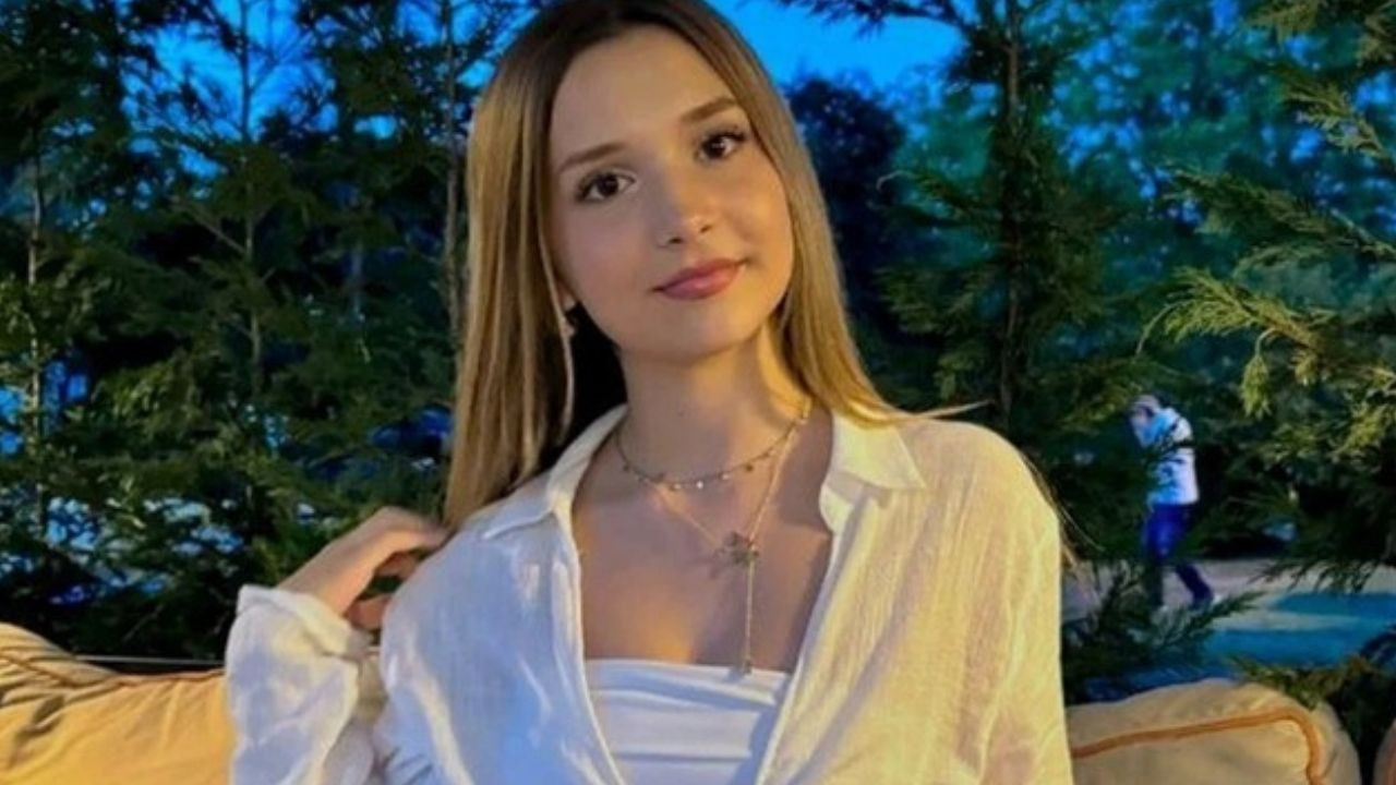 Ecrin Su Cobandan Discord Aciklamasi Dolandiricilik ve Santaj Iddialari