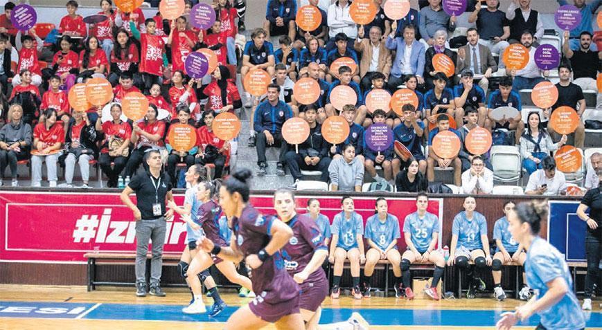 Sporseverler Toplumsal Cinsiyet Eşitliğine Dikkat Çekiyor, İzmir Ekibi Örnek Oluyor