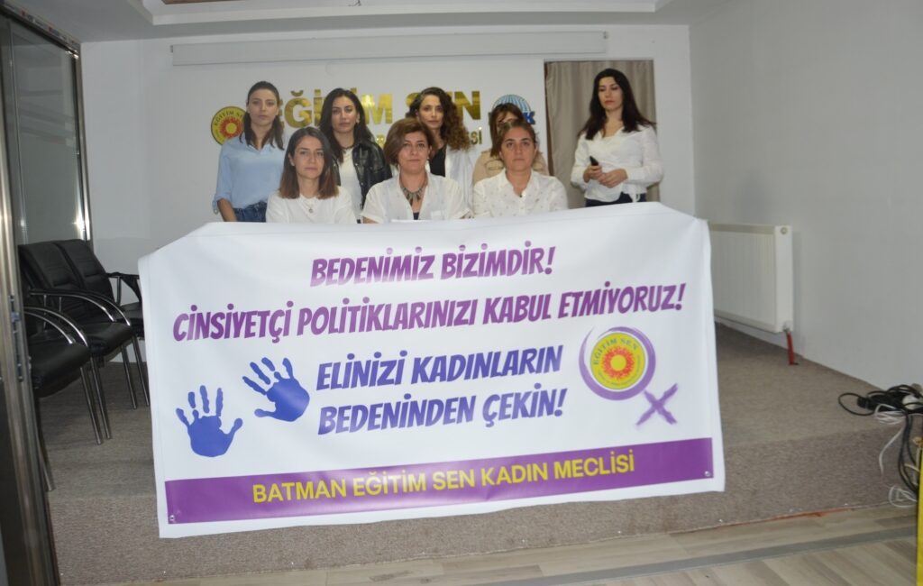 Kadın Eğitim Emekçileri Cinsiyetçi Politikalara Karşı Mücadele EdiyorHaberin BaşlıklarıKadın Eğitim