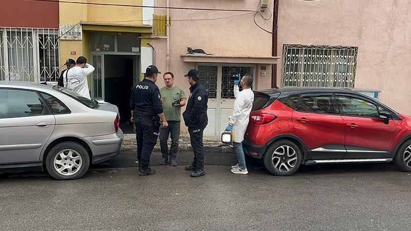 Emekli Öğretmen Kedi Besleme Kavgasında Baba-Oğlu Tabancayla Vurdu: 1 Ölü,