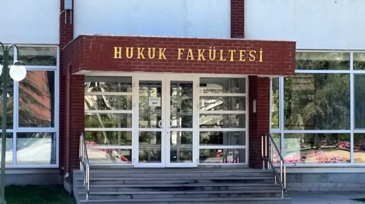 Üniversite Öğrencisi Elif Nur Aydın Eskişehir’de Hayatını Kaybetti Genç Kız