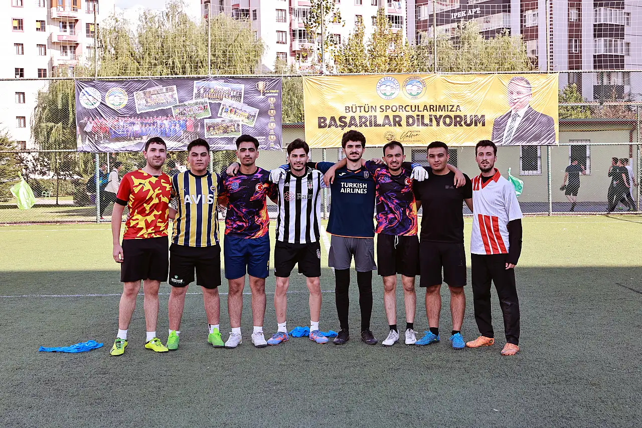 Fakülteler Arası Futbol Turnuvası Heyecanı Başladı Fakülteler arası futbol turnuvası başladı