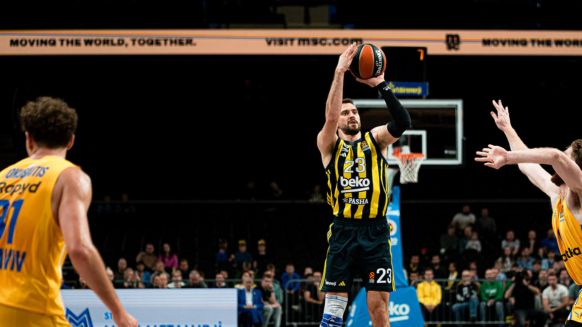 Fenerbahce Beko edges past Maccabi Playtika with a thrilling 84 82
