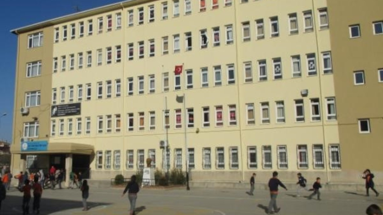 Gemlikte Ogrencilere Hap Verildi Iddiasi Kan Ornekleri Alindi