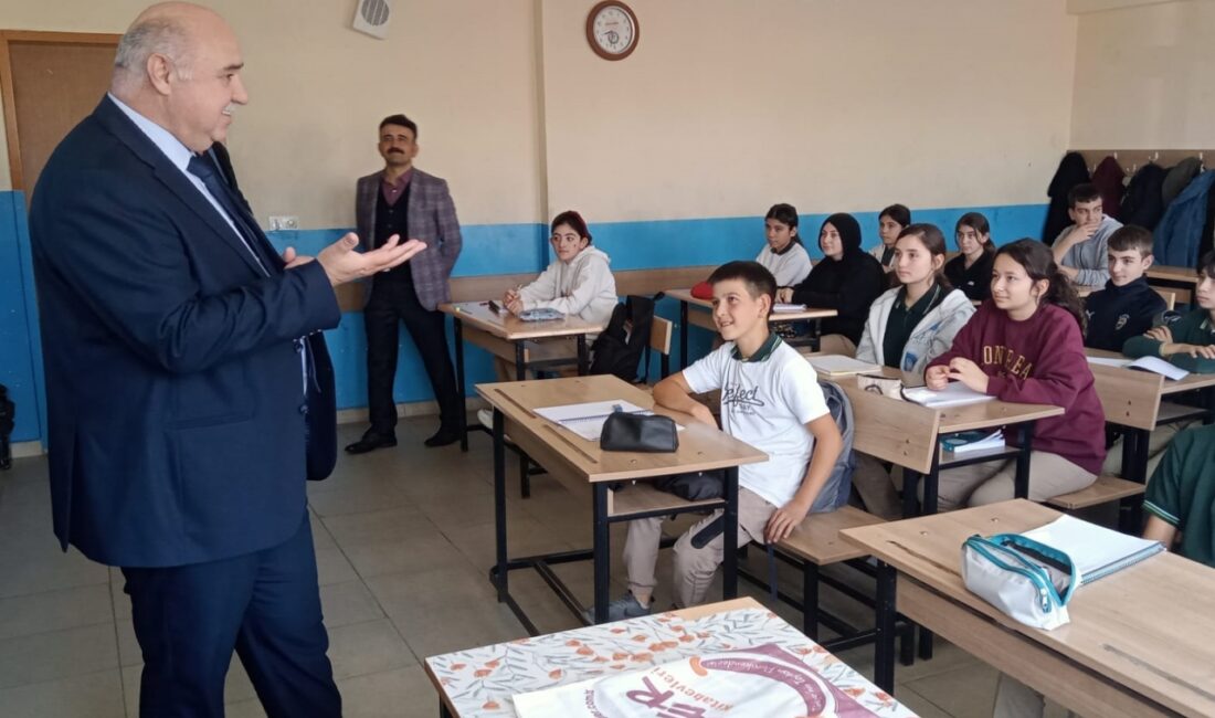 Gümüşhacıköy İlçe Milli Eğitim Müdürü Mehmet Paşa Ortaokulu’nu Ziyaret Etti