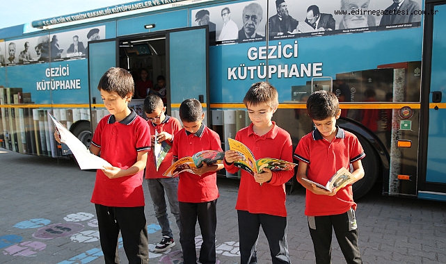 Edirne’deki Gezici Kütüphane, Öğrencilere Kitapla Ulaşıyor Gezici Kütüphane ile Okuma