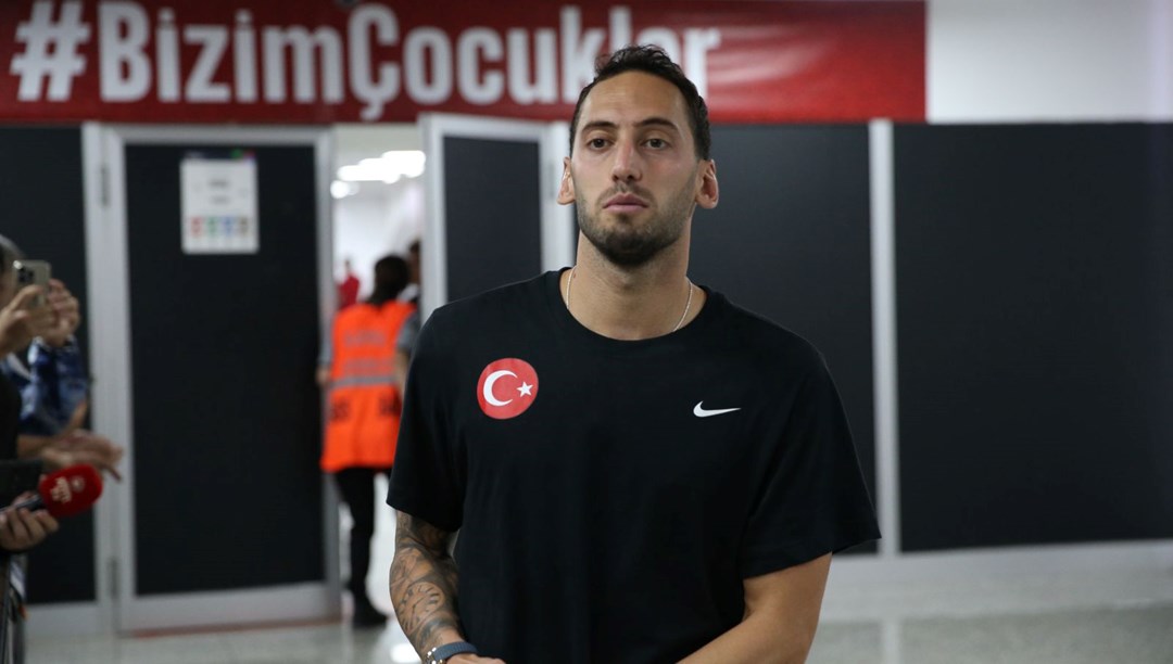 Hakan Çalhanoğlu: Karadağ’ı Mağlup Ettik, Odaklanmamız ÖnemliydiHaberin BaşlıklarıHakan Çalhanoğlu: Karadağ’ı