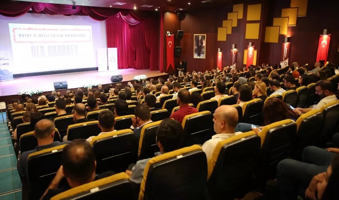 Hatay Valisi Mustafa Masatlı, İl Milli Eğitim Müdürlüğü Toplantısına KatıldıHaberin