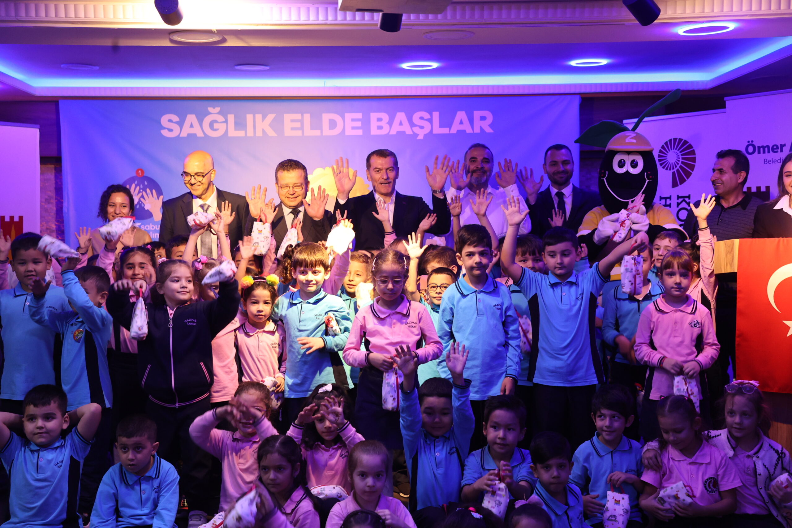 Her Yil 5 Bin Ilkokul 1 Sinif Ogrencisi Dogru El