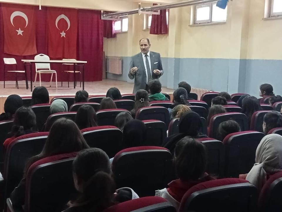 Il Milli Egitim Muduru Aziz GUN Borsa Istanbul Anadolu Lisesini.jfif