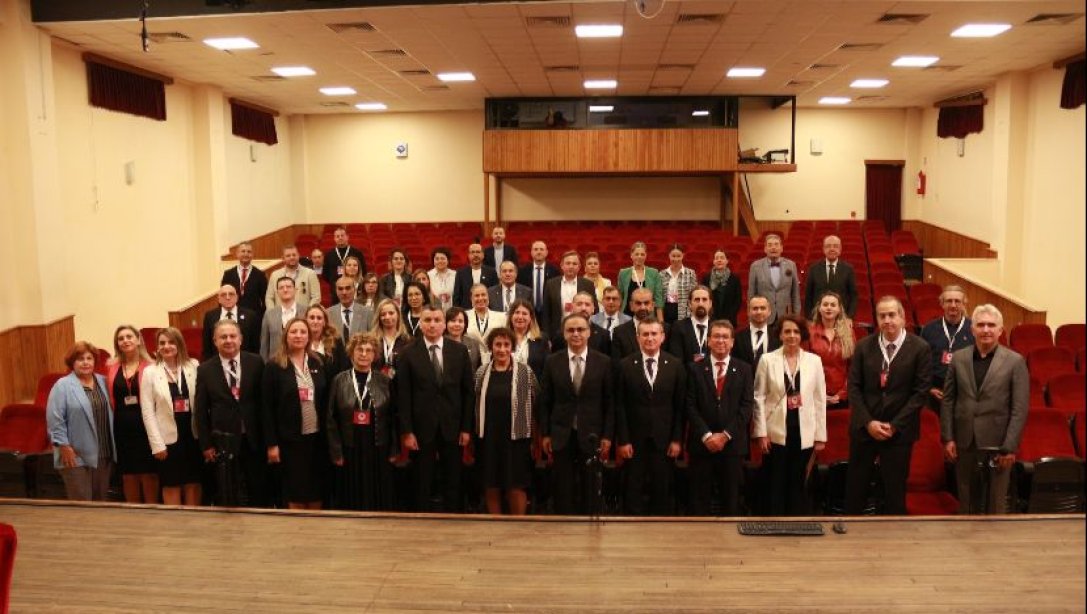 İzmir İl Milli Eğitim Müdürü Dr. Ömer Yahşi, Özel Okul