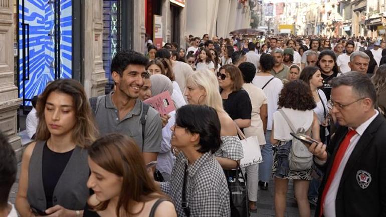 İstanbul Kültür Yolu Festivali'nde Sergilere Yoğun İlgi Büyüyor İstanbul Kültür Yolu Festivalinde sergilere yoğun ilgi