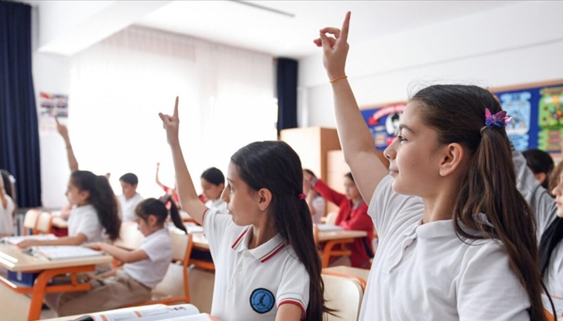 İstanbul’da 2024 Ders Saatleri Değişti: İkili Eğitim Okullarında Ders Süreleri