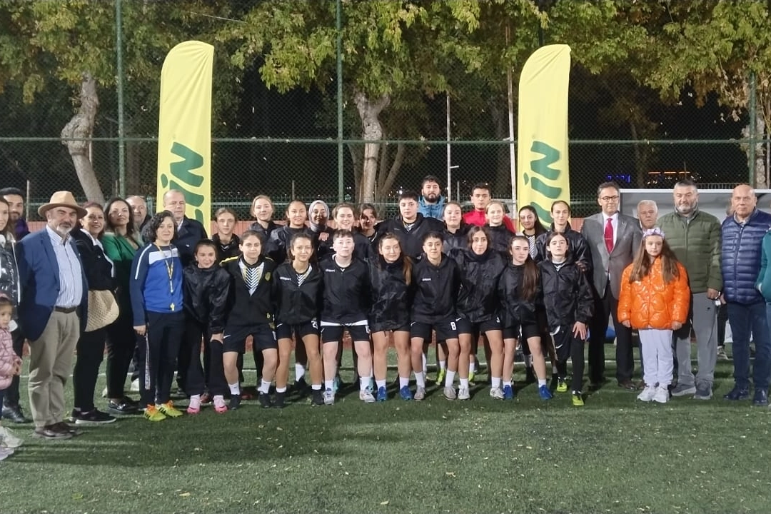 Karaagac Kadin Futbol Takimi Calismalarini Surduruyor UMKEorg.webp