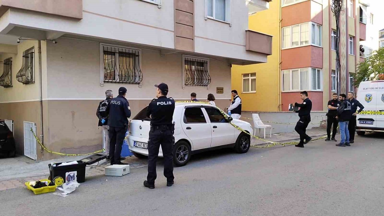 Kartalda 6 Kattan Dusen Ogretmen Hayatini Kaybetti Sakarya Son