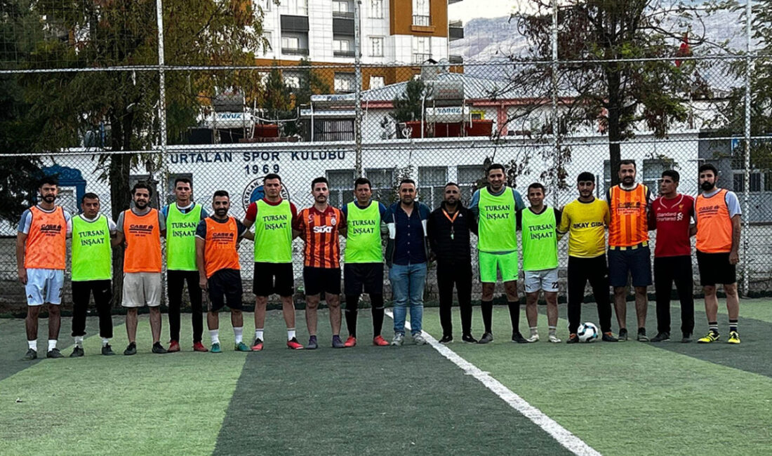 Kurtalan’da Futbol Turnuvası Heyecanı!Haberin BaşlıklarıKurtalan’da Futbol Turnuvası Heyecanı!Kurtalan’ın 101. Kuruluş
