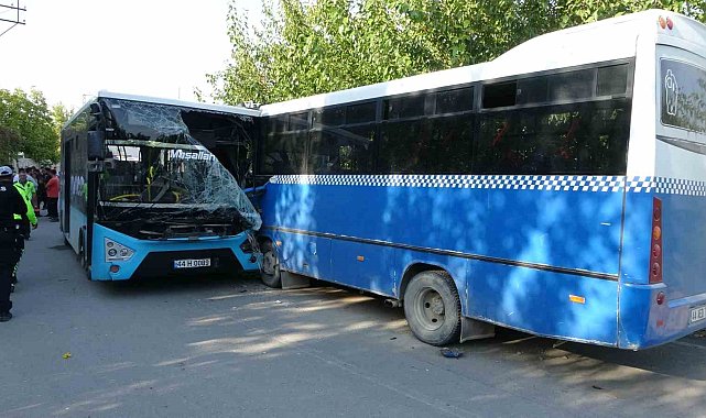 Malatya’da Otobüs ve Servis Araçları Kafa Kafaya Çarpıştı: 25 Kişi