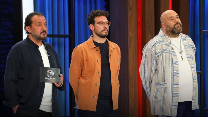 MASTERCHEF ÖDÜLÜ 200 BİN TL OLDU Mehmet Şef, yemek yaparken