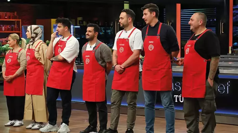 MASTERCHEF TÜRKİYE’DE SİNİR KRİZİ! TEZGAHI TEKMELEDİ!