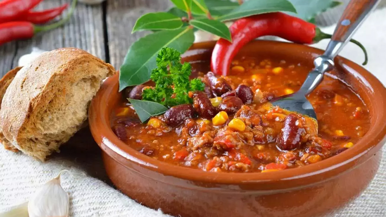 Masterchef Turkiye Tarifleri Enfes Chili con Carne Nasil Yapilir