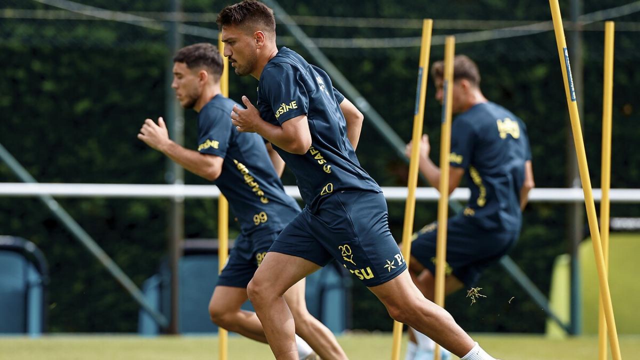 Milli Futbolcudan Fenerbahceye kotu haber 1 ay sahalardan uzak