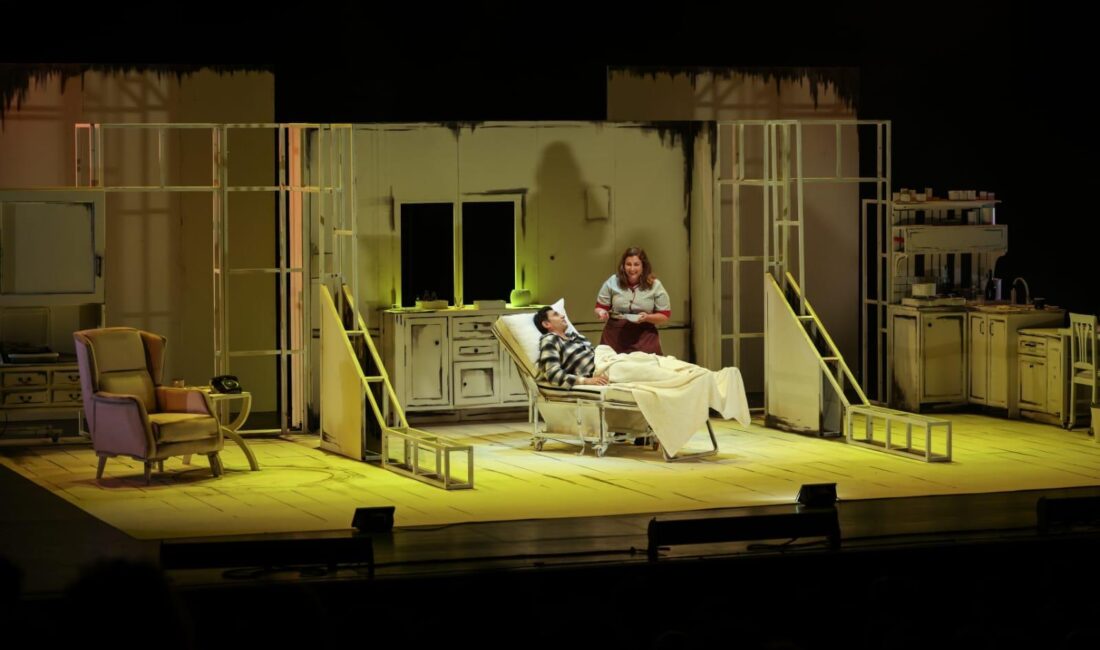 “Misery” Artık Tiyatro Sahnesinde – ArtDog Istanbul Okuma: 1 İlgili