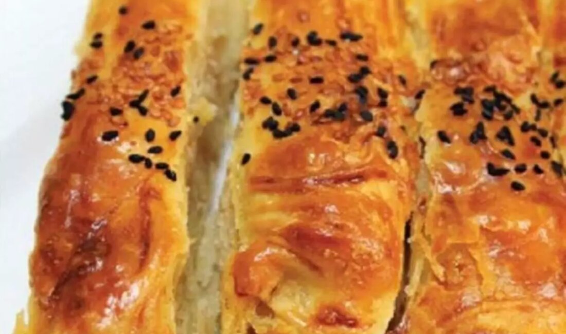 Kıymalı Kol Böreği Tarifi: Aroması ve Yumuşacık Kıvamıyla Lezzet Şöleni