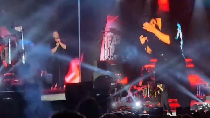 Murat Boz, Diyarbakır Konserinde Çakmak Fırlatıldı Murat Boz, Diyarbakır’da sahneye