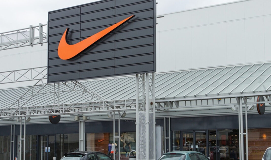 Nike CEO John Donahoe Ayrılacak, Şirket Yeni Stratejilere YöneliyorHaberin BaşlıklarıNike