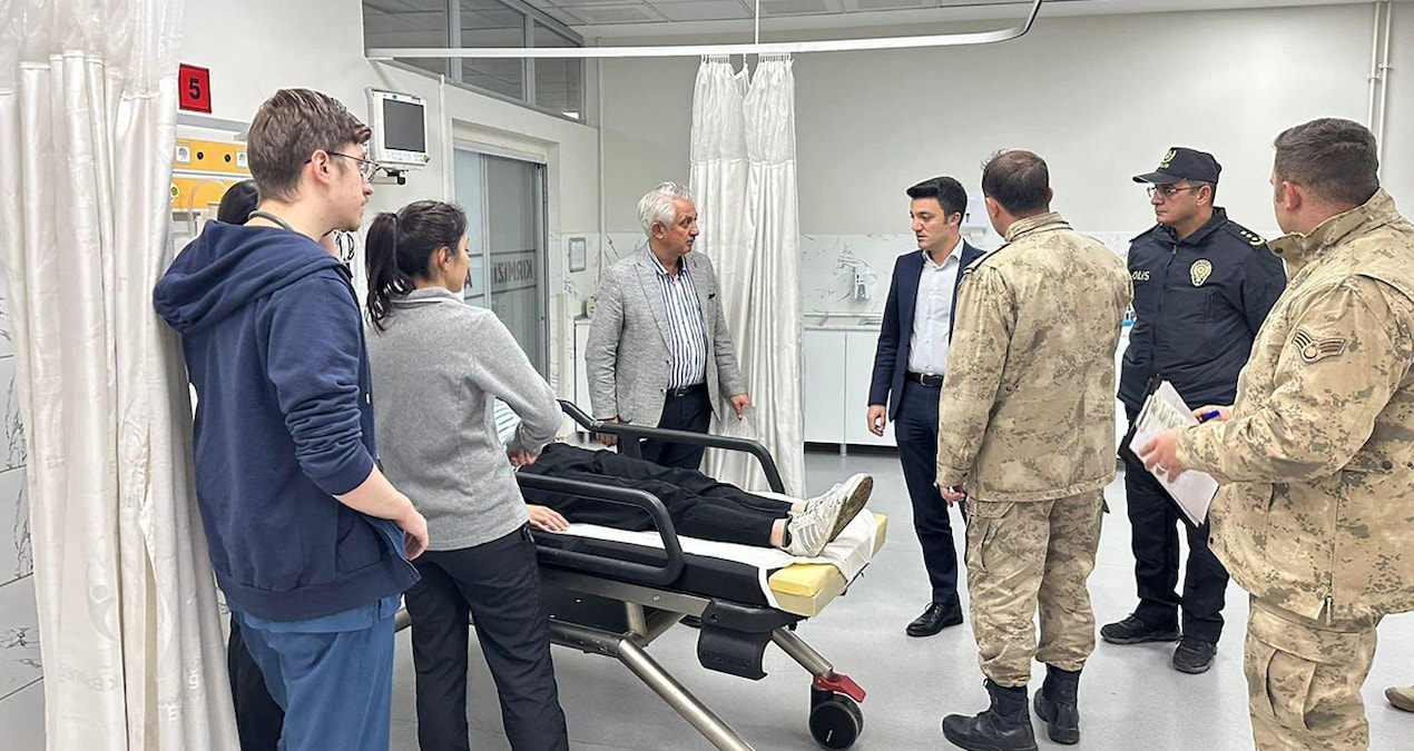 Ogrenci Servisi ile Kamyonet Carpisti Cok Sayida Yarali Olustu