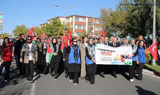 Trakya Üniversitesi öğrencileri, İsrail’e karşı protesto düzenledi H2: Öğrenciler İsrail