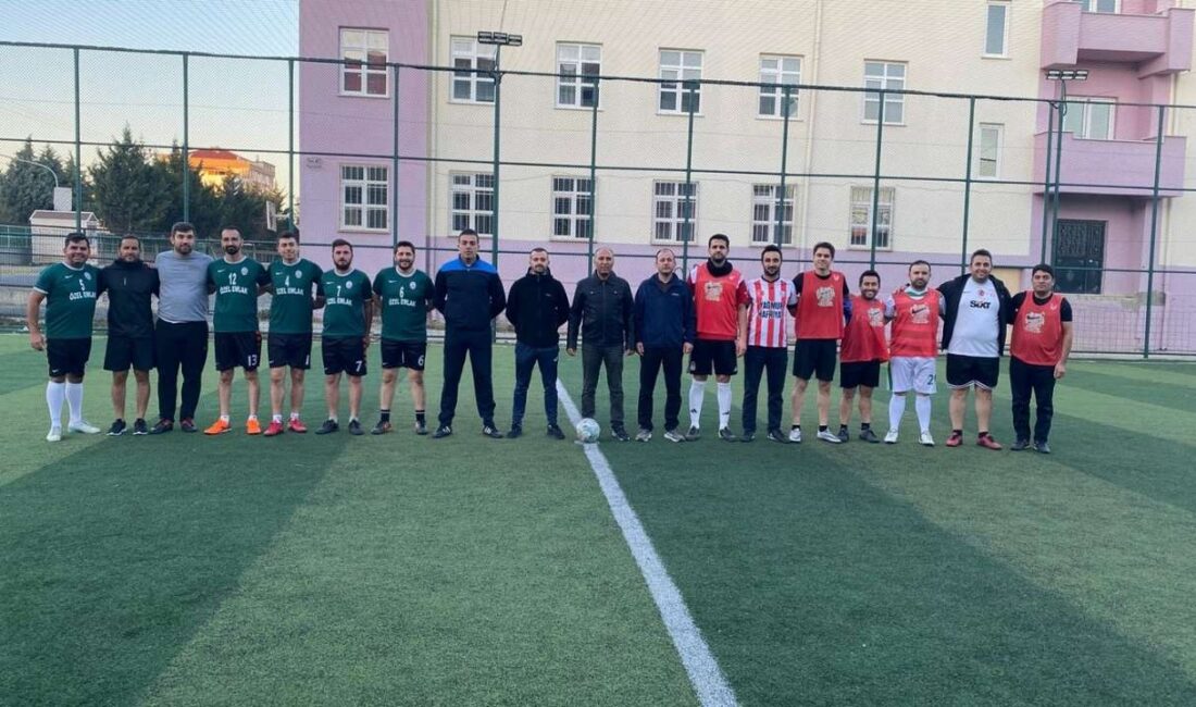 Eğitim-Bir-Sen Kapaklı Şubesi Öğretmenler Günü’nde Futbol Turnuvası DüzenlediHaberin BaşlıklarıEğitim-Bir-Sen Kapaklı