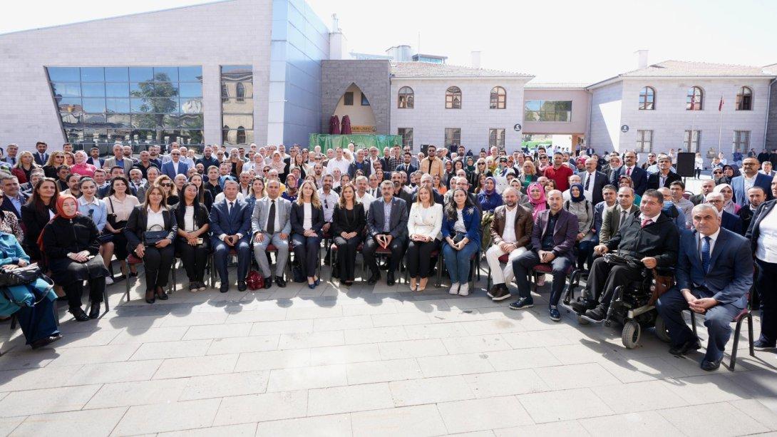 Öğretmenlik Mesleği Kanunu Teklifi Meclis’ten Geçti Yasalaşan Kanun Öğretmenler İçin